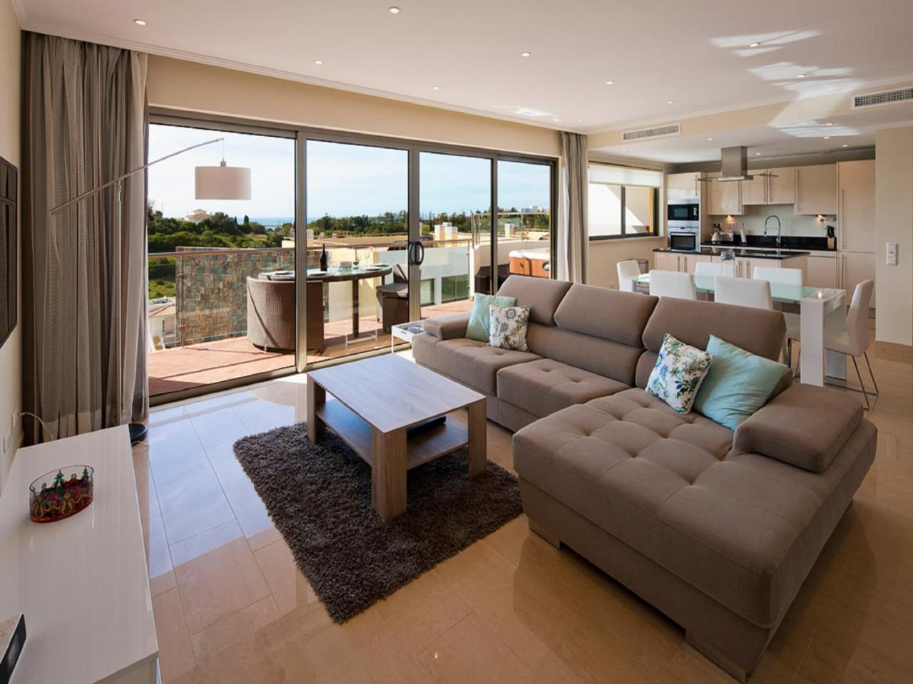 Castelo Parque Apart-hotel Ferragudo (Faro)